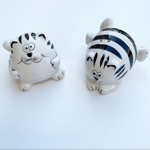 Pier 1 Chubby Cats Salt & Pepper Shaker Set